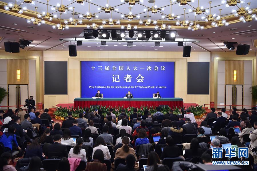 （兩會&middot;XHDW）（4）教育部部長陳寶生就&ldquo;努力讓每個孩子都能享有公平而有質(zhì)量的教育&rdquo;答記者問