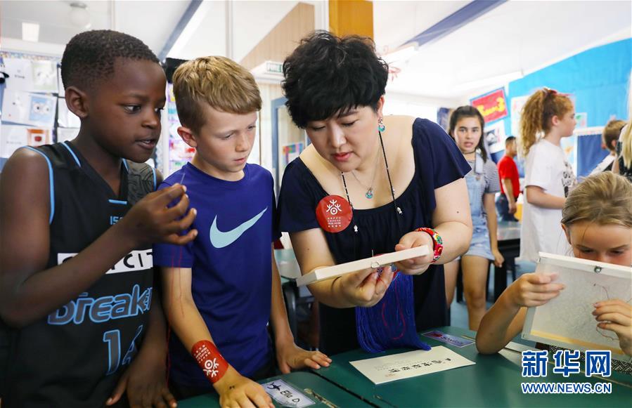 （兩會(huì)&middot;基層代表履職故事）（6）全國(guó)人大代表孫艷玲：做好非遺事業(yè)，讓古老技藝活起來