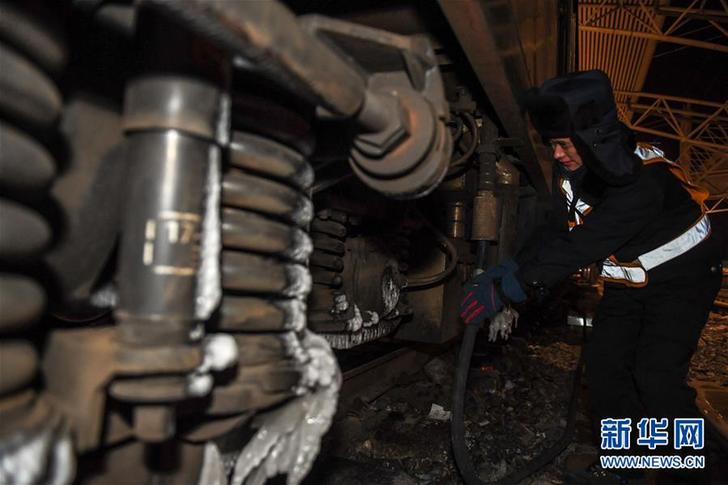 （圖文互動）（4）一夜寒風(fēng)話新年&mdash;&mdash;極寒跨年夜里的勞動者之歌