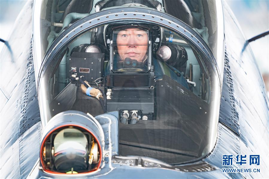 （新華全媒頭條&middot;圖文互動）（2）戰(zhàn)鷹，為祖國奮飛&mdash;&mdash;記空軍航空兵某旅旅長、特級飛行員郝井文