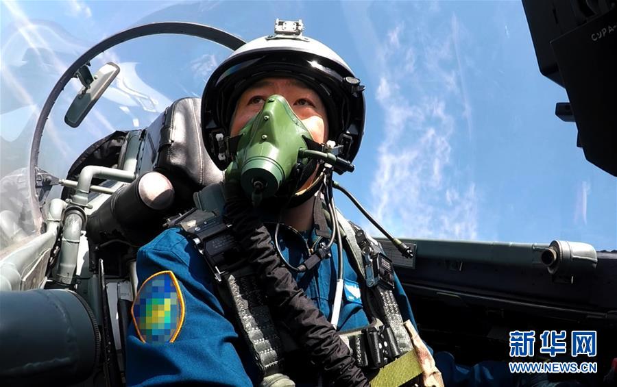 （新華全媒頭條&middot;圖文互動）（6）戰(zhàn)鷹，為祖國奮飛&mdash;&mdash;記空軍航空兵某旅旅長、特級飛行員郝井文