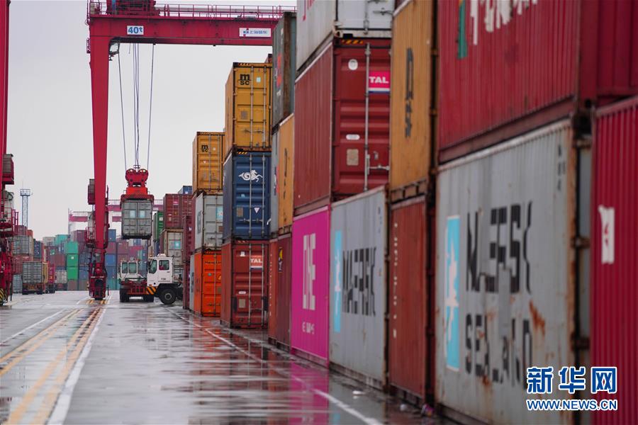 (在習(xí)近平新時(shí)代中國特色社會(huì)主義思想指引下·將改革開放進(jìn)行到底·大國之約)(新華全媒頭條·圖文互動(dòng))(2)潮起東方浪涌時(shí)——來自對(duì)外開放前沿的時(shí)代強(qiáng)音