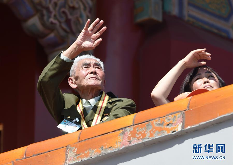 （新華全媒頭條&middot;強(qiáng)軍思想引領(lǐng)新征程&middot;圖文互動(dòng)）（3）那一刻，我們光榮接受檢閱