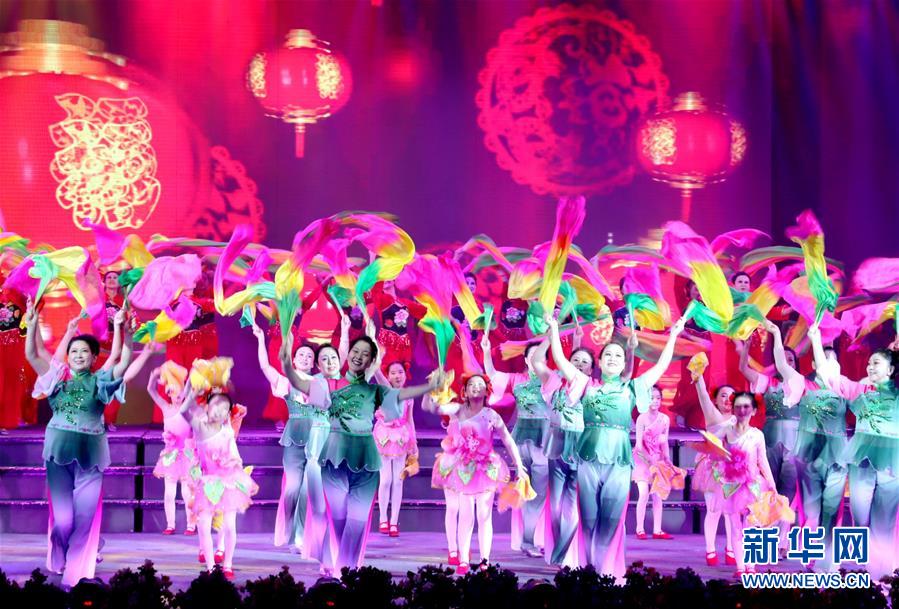 （在習(xí)近平新時(shí)代中國特色社會主義思想指引下&mdash;&mdash;新時(shí)代新作為新篇章&middot;圖文互動）（2）歡樂的&ldquo;精氣神兒&rdquo;從哪來？&mdash;&mdash;&ldquo;東北小延安&rdquo;用&ldquo;文化密鑰&rdquo;解鎖基層治理