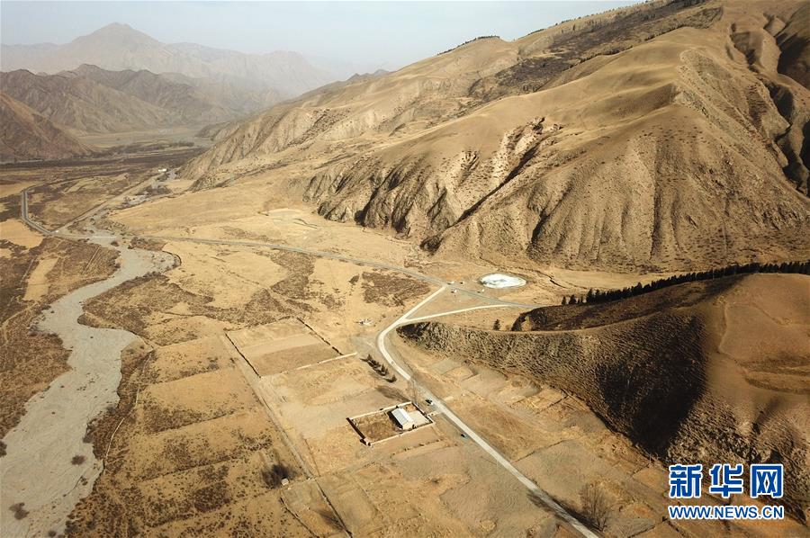 （新華全媒頭條&middot;兩會精神看落實&middot;圖文互動）（2）保持戰(zhàn)略定力 跨越重要關(guān)口&mdash;&mdash;落實兩會精神加強(qiáng)生態(tài)文明建設(shè)述評