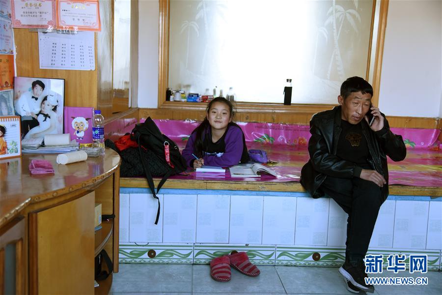 （在習(xí)近平新時代中國特色社會主義思想指引下&mdash;&mdash;新時代新作為新篇章&middot;圖文互動）（3）腳下有路 心中有志 生命有光&mdash;&mdash;殘疾夫妻&ldquo;跑贏&rdquo;脫貧沖刺