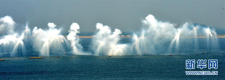 （新華全媒頭條&middot;人民海軍70年&middot;圖文互動(dòng)）（10）向海圖強(qiáng)春潮涌&mdash;&mdash;黨中央、中央軍委和習(xí)主席關(guān)心人民海軍建設(shè)發(fā)展紀(jì)實(shí)