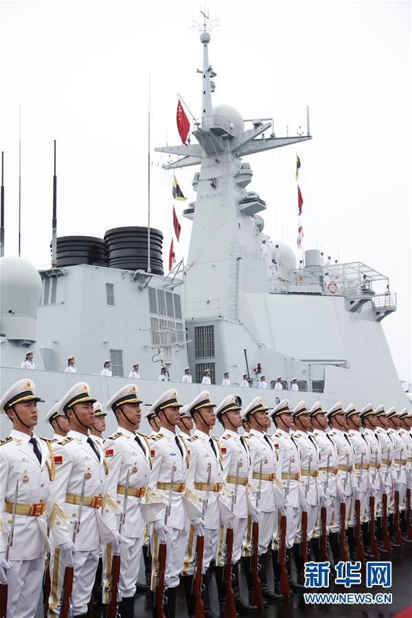 （新華全媒頭條&middot;人民海軍70年&middot;圖文互動）（3）奏響新時代海上和平樂章&mdash;&mdash;人民海軍成立70周年海上閱兵活動紀實