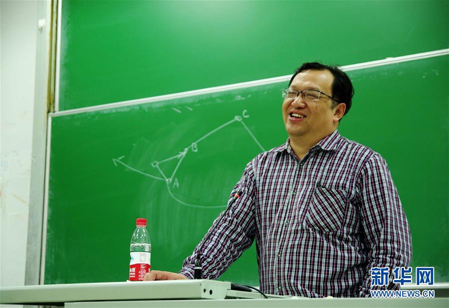 （新華全媒頭條&middot;圖文互動）（9）鍛造領航復興的中流砥柱&mdash;&mdash;寫在&ldquo;不忘初心、牢記使命&rdquo;主題教育即將啟動之際