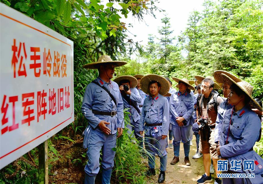 （新華全媒頭條&middot;不忘初心、牢記使命&mdash;&mdash;記者再走長征路&middot;圖文互動(dòng)）（2）風(fēng)展紅旗如畫&mdash;&mdash;來自長征出發(fā)地長汀、寧化的紅色信仰報(bào)告 