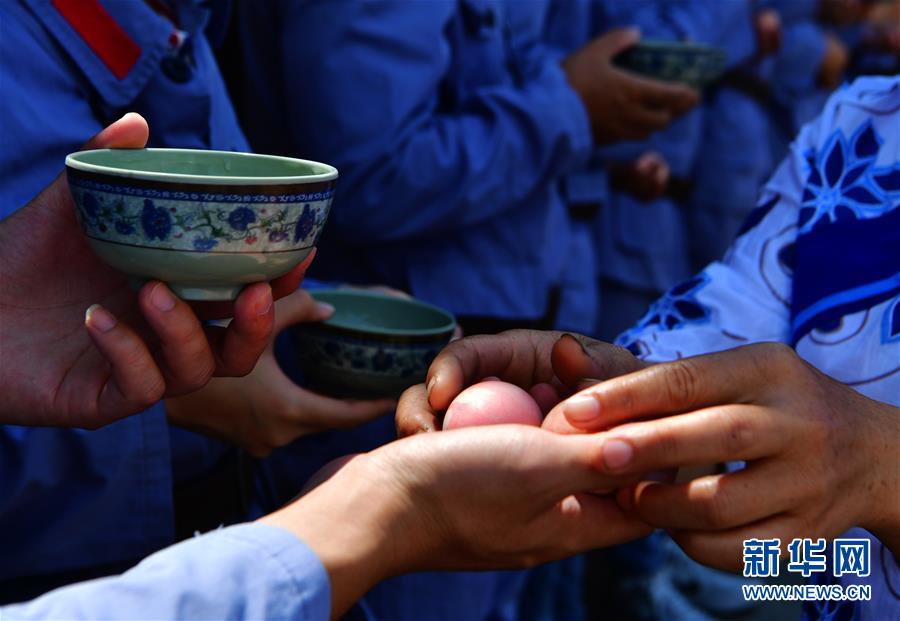 （新華全媒頭條&middot;不忘初心、牢記使命&mdash;&mdash;記者再走長征路&middot;圖文互動(dòng)）（4）風(fēng)展紅旗如畫&mdash;&mdash;來自長征出發(fā)地長汀、寧化的紅色信仰報(bào)告 