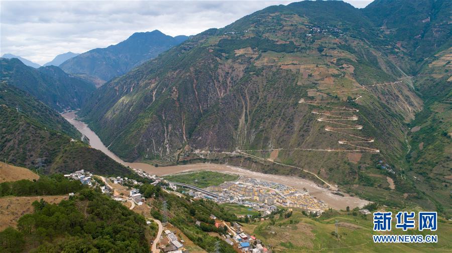 （直過(guò)民族脫貧攻堅(jiān)&middot;圖文互動(dòng)）（3）下山！傈僳群眾開(kāi)啟新生活