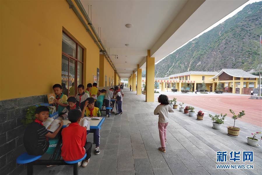 （直過(guò)民族脫貧攻堅(jiān)&middot;圖文互動(dòng)）（8）下山！傈僳群眾開(kāi)啟新生活