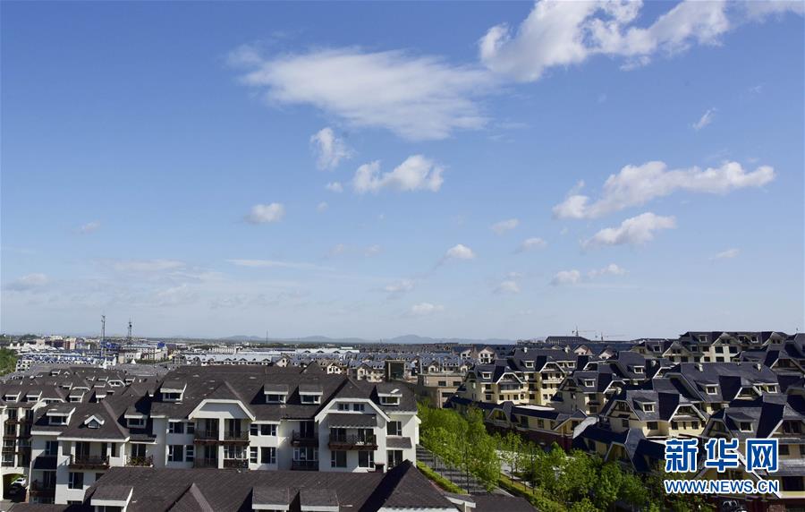 （在習(xí)近平新時代中國特色社會主義思想指引下&mdash;&mdash;新時代新作為新篇章&middot;圖文互動）（1）在這里，遇見&ldquo;詩和遠(yuǎn)方&rdquo;&mdash;&mdash;長白山下&ldquo;第一鎮(zhèn)&rdquo;的全域旅游實踐