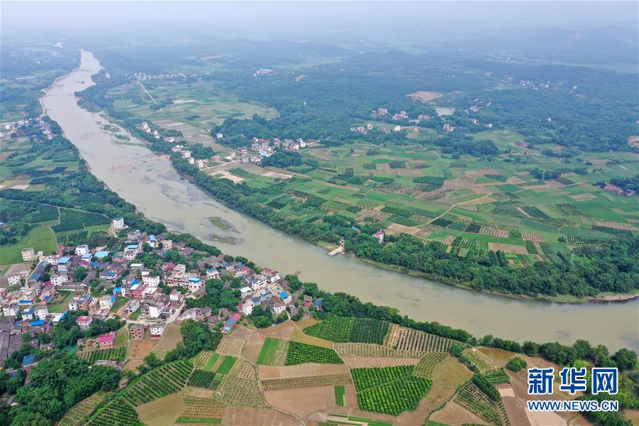 （壯麗70年&middot;奮斗新時(shí)代&mdash;&mdash;記者再走長(zhǎng)征路&middot;圖文互動(dòng)）（1）為有犧牲多壯志，敢教日月?lián)Q新天&mdash;&mdash;重返紅軍血戰(zhàn)現(xiàn)場(chǎng)