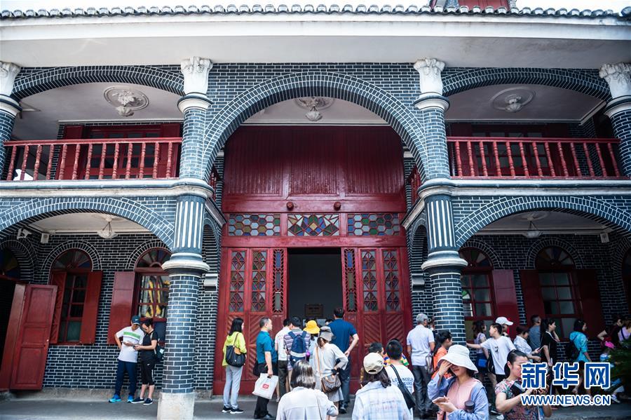 （壯麗70年&middot;奮斗新時(shí)代&mdash;&mdash;記者再走長征路&middot;圖文互動）（1）歷史在這里轉(zhuǎn)折：探訪遵義會議會址