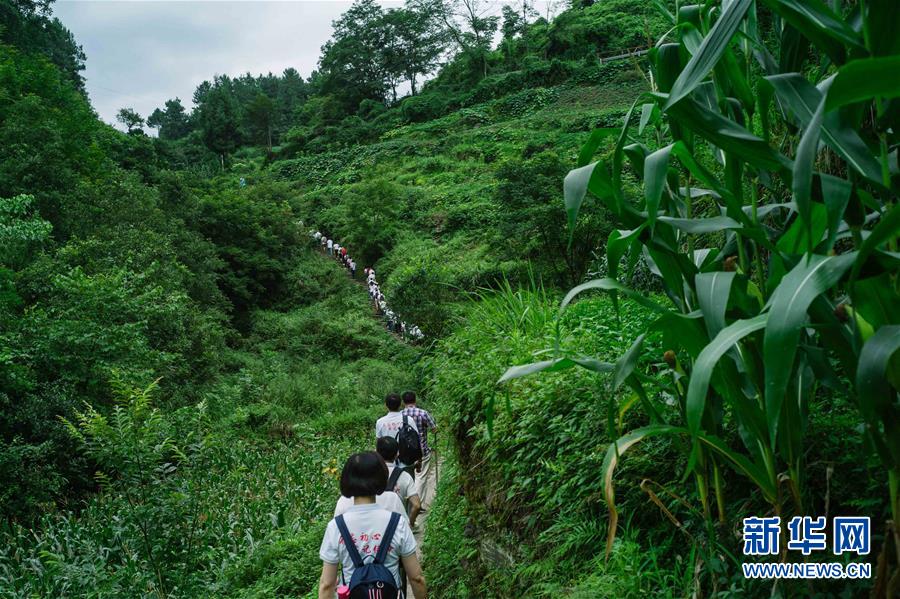 （壯麗70年&middot;奮斗新時代&mdash;&mdash;記者再走長征路&middot;圖文互動）（2）記者手記：長征是一步一步走出來的