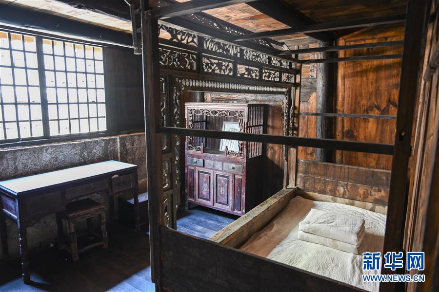 （壯麗70年&middot;奮斗新時代&mdash;&mdash;記者再走長征路&middot;圖文互動）（5）手捧棉被憶紅軍：走了那么多年，我們都念他們的好