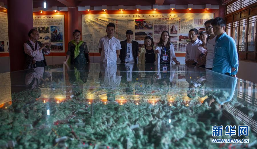 （壯麗70年&middot;奮斗新時(shí)代&mdash;&mdash;記者再走長(zhǎng)征路&middot;圖文互動(dòng)）（4）龍?jiān)?ldquo;獻(xiàn)&rdquo;圖： &ldquo;助力&rdquo;巧渡金沙江 