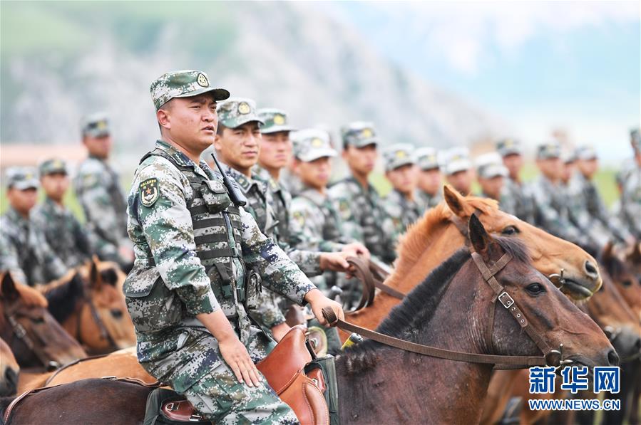 （新華全媒頭條&middot;愛國情 奮斗者&middot;圖文互動）（1）初心不改 紅心向黨&mdash;&mdash;西部戰(zhàn)區(qū)陸軍某旅玉樹獨(dú)立騎兵連連長尼都塔生一家四代跟黨走紀(jì)實