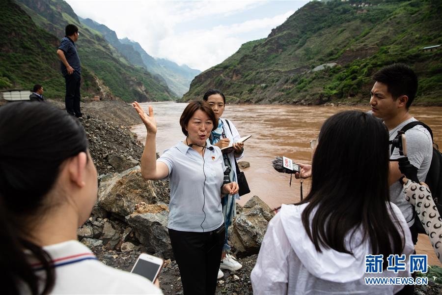 （新華全媒頭條&middot;壯麗70年&middot;奮斗新時(shí)代&mdash;&mdash;記者再走長征路&middot;圖文互動(dòng)）（6）前進(jìn)，向著光明的方向&mdash;&mdash;尋訪金沙江畔紅色印記