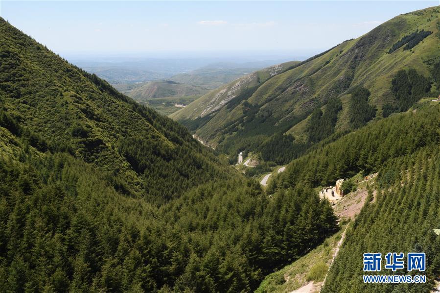 （壯麗70年&middot;奮斗新時(shí)代&mdash;&mdash;記者再走長(zhǎng)征路&middot;圖文互動(dòng)）（3）追憶紅色經(jīng)典&mdash;&mdash;《清平樂(lè)&middot;六盤山》的誕生