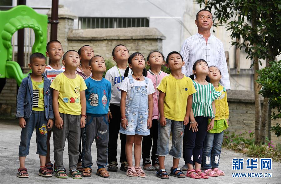 （圖片故事）（5）深山&middot;村小&middot;三十七年