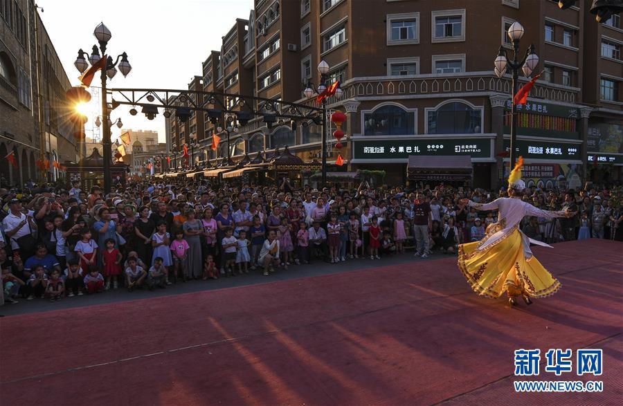（新華全媒頭條&middot;圖文互動(dòng)）（5）同心筑夢(mèng)映天山&mdash;&mdash;新疆70年改革發(fā)展穩(wěn)定述評(píng)
