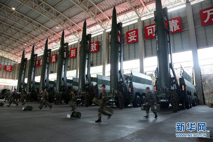 （新華全媒頭條&middot;圖文互動(dòng)）（11）沿著中國(guó)特色強(qiáng)軍之路闊步前進(jìn)&mdash;&mdash;黨中央、中央軍委領(lǐng)導(dǎo)推進(jìn)國(guó)防和軍隊(duì)建設(shè)70年紀(jì)實(shí)