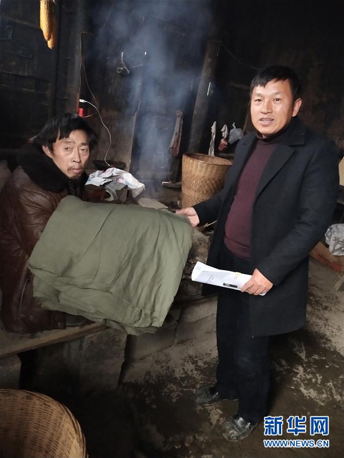 （新華全媒頭條&middot;圖文互動(dòng)）（8）永不歸來(lái)的&ldquo;戰(zhàn)士&rdquo;&mdash;&mdash;追記倒在脫貧攻堅(jiān)一線的貴州沿河縣駐村第一書(shū)記文偉紅