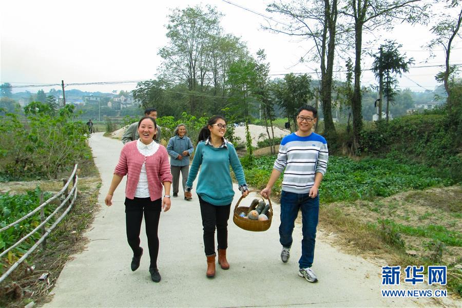 （新華全媒頭條&middot;時代先鋒&middot;圖文互動）（1）換得秋實一夏花&mdash;&mdash;追記基層青年紀(jì)檢監(jiān)察干部李夏