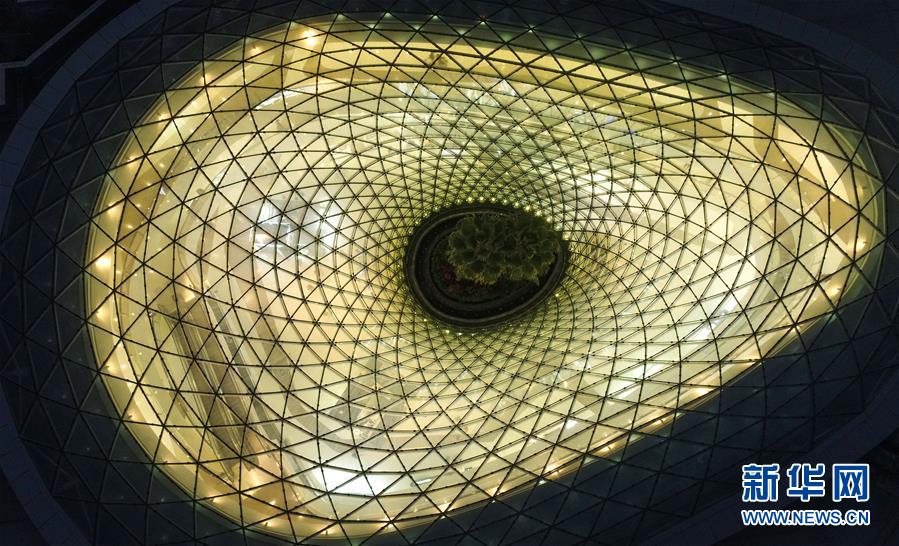 (在習(xí)近平新時(shí)代中國(guó)特色社會(huì)主義思想指引下——新時(shí)代新作為新篇章·總書(shū)記關(guān)切開(kāi)放事·圖文互動(dòng))(5)開(kāi)放的故事講不完——海南開(kāi)放再“提速”