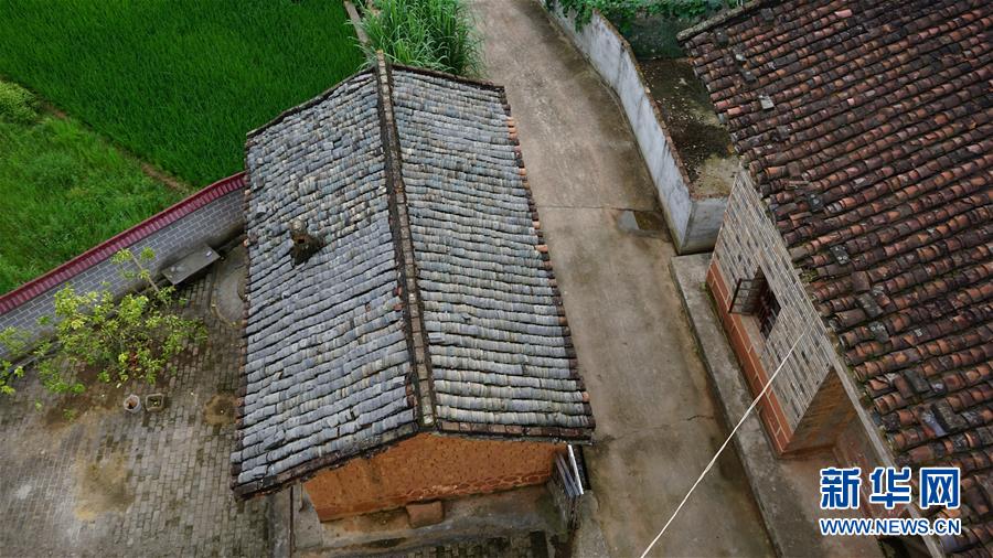 （新華全媒頭條&middot;圖文互動(dòng)）（3）守望80年的土房 永恒不變的初心&mdash;&mdash;贛南蘇區(qū)曹承鳳家&ldquo;三棟房&rdquo;記事