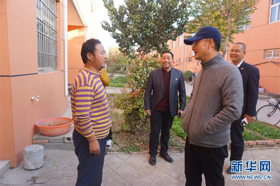 （愛(ài)國(guó)情 奮斗者&middot;圖文互動(dòng)）（1）富了口袋 更要富精神&mdash;&mdash;記向貧困宣戰(zhàn)的&ldquo;最美奮斗者&rdquo;裴春亮