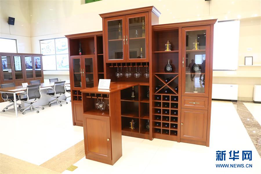 （四中全會精神在基層&middot;圖文互動）（1）老工業(yè)城市&ldquo;明星產(chǎn)品&rdquo;的昔與今