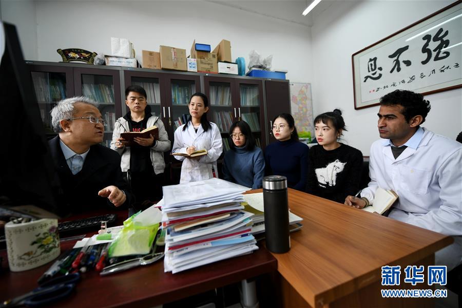 （在習(xí)近平新時(shí)代中國(guó)特色社會(huì)主義思想指引下&mdash;&mdash;新時(shí)代新作為新篇章&middot;總書記關(guān)切開放事&middot;圖文互動(dòng)）（1）來中國(guó)&ldquo;學(xué)種地&rdquo;的&ldquo;洋學(xué)生&rdquo;