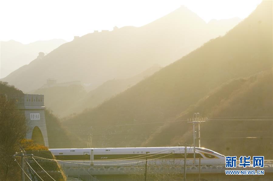 （新華全媒頭條&middot;圖文互動）（11）百年跨越，逐夢京張&mdash;&mdash;寫在京張高鐵開通暨中國高鐵突破3.5萬公里之際