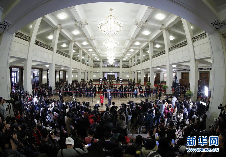 （兩會&middot;面對面）（17）全國政協(xié)委員接受采訪