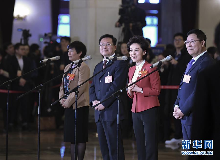 （兩會&middot;面對面）（18）全國政協(xié)委員接受采訪