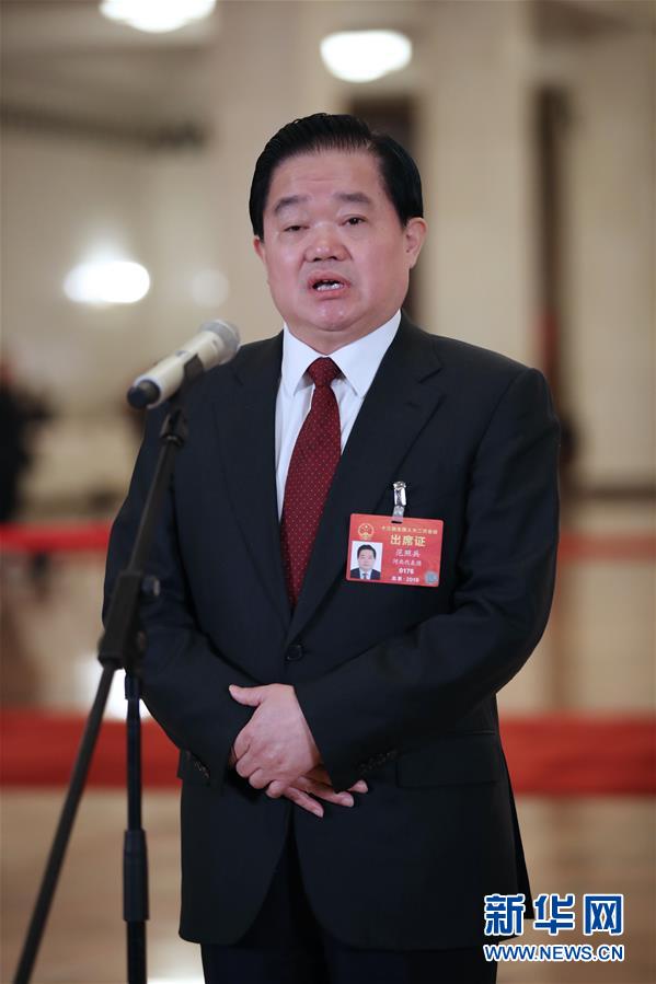 （兩會&middot;面對面）（2）全國人大代表接受采訪