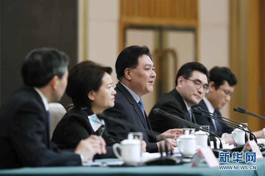 （兩會&middot;XHDW）（10）最高人民法院審判委員會副部級專職委員劉貴祥等就&ldquo;攻堅(jiān)&lsquo;基本解決執(zhí)行難&rsquo;&rdquo;答記者問