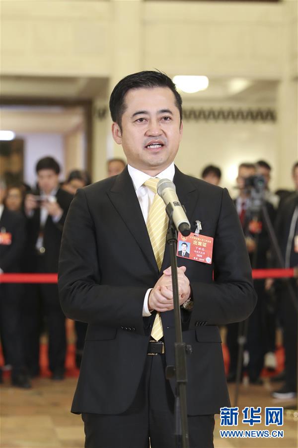 （兩會(huì)&middot;面對(duì)面&middot;XHDW）（8）全國人大代表接受采訪