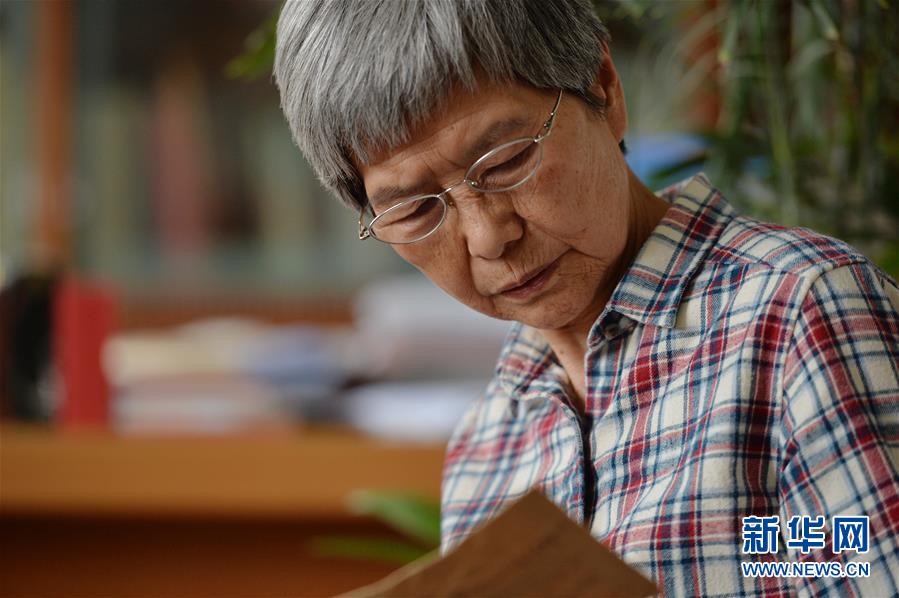 （時代先鋒&middot;圖文互動）（6）此生不悔入沙海 勇?lián)厝问家娊?mdash;&mdash;敦煌研究院文物保護利用群體群像