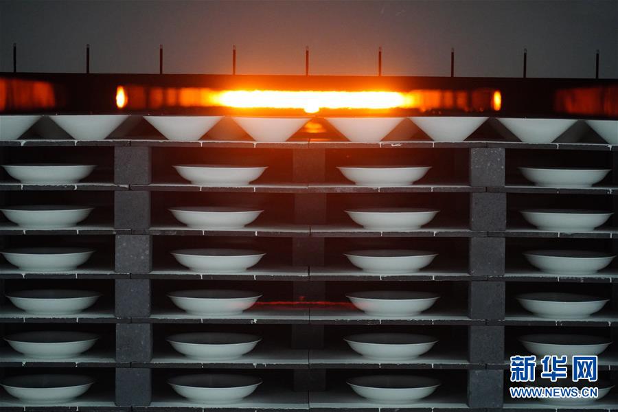 (新春走基層·圖文互動(dòng))(6)瓷鼠鬧新春