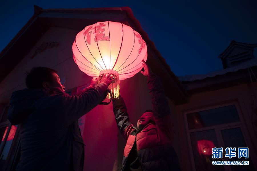 （新春走基層&middot;圖文互動）（5）最冷的日子　最暖的團(tuán)聚&mdash;&mdash;寒極小年里的暖心故事