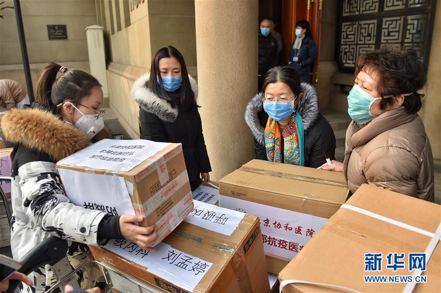 (新華全媒頭條·圖文互動)(3)萬眾一心迎挑戰(zhàn) 眾志成城戰(zhàn)疫情——全國總動員打響疫情防控阻擊戰(zhàn)紀實