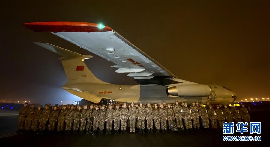 （新華全媒頭條&middot;圖文互動(dòng)）（5）新華社評(píng)論員：危難時(shí)刻，黨員干部要挺身而出&mdash;&mdash;論堅(jiān)決打贏疫情防控阻擊戰(zhàn)