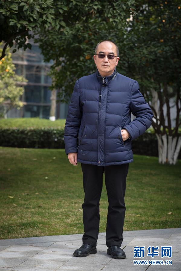 (新華全媒頭條·聚焦疫情防控·圖文互動(dòng))(5)拼漸凍生命 與疫魔競(jìng)速——記疫情“風(fēng)暴眼”中武漢金銀潭醫(yī)院院長(zhǎng)張定宇