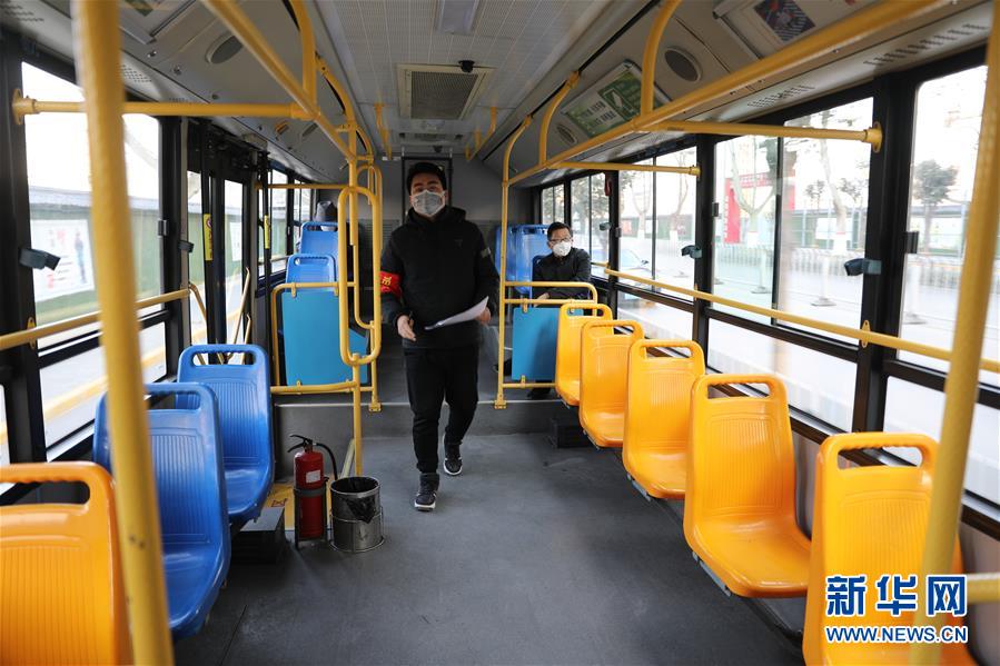 （聚焦疫情防控&middot;圖文互動）（2）疫情下的公交司機：只要有一名乘客，我們也要堅守！