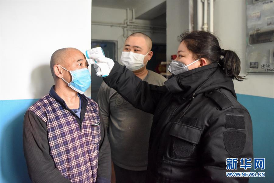 （聚焦疫情防控&middot;圖文互動）（4）&ldquo;我們多跑跑，居民更安全&rdquo;&mdash;&mdash;直擊新疆基層社區(qū)疫情防控